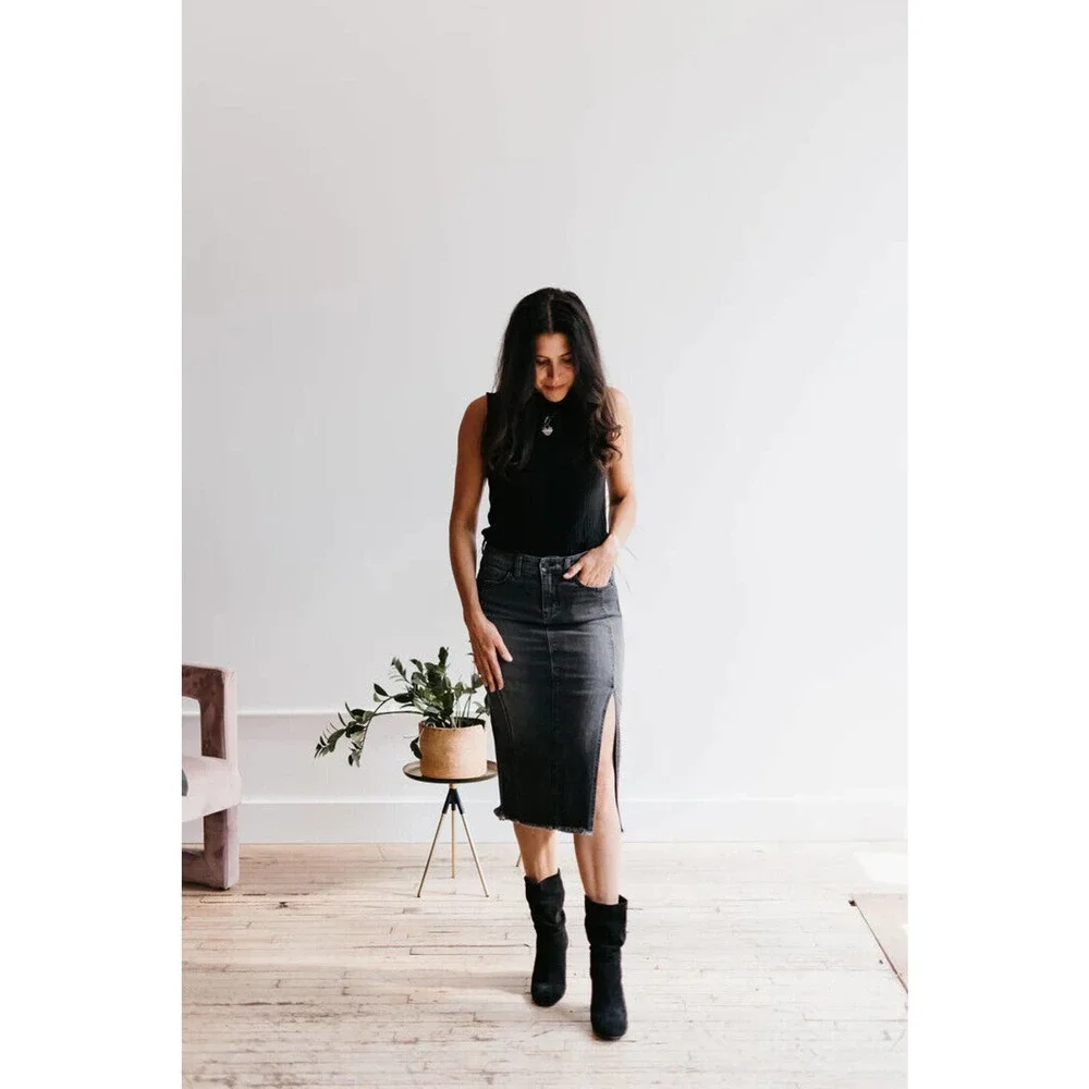 NWT Liverpool High Rise Denim Skirt W/ Slit Frayed Hem 29" Black Midi Size 14 - Picture 6 of 7